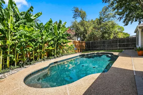 Exterior - 524 Post Oak Rd, Grapevine, TX 76051 photo 6 of 6