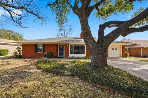 5318 Lake Lindenwood Dr, Waco, TX 76710