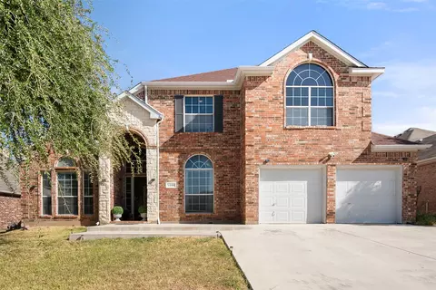 5400 Rolling Meadows Dr, Fort Worth, TX 76123
