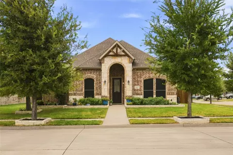 1612 Tyler St, Waxahachie, TX 75165