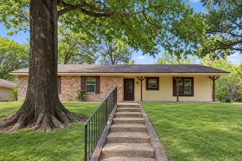 1724 Glenbrook St, Corsicana, TX 75110