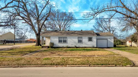 Exterior - 901 Johnson St, Terrell, TX 75160 photo 1 of 5