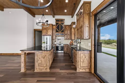 Kitchen - 1091 Barton Ranch Rd, Nemo, TX 76070 photo 3 of 3