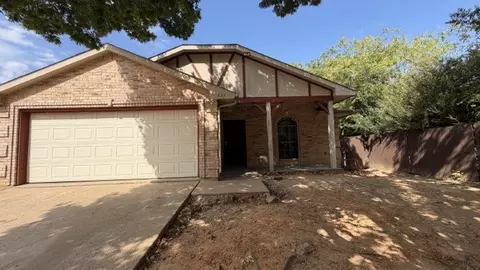 623 Moss Rose Ct, Dallas, TX 75217