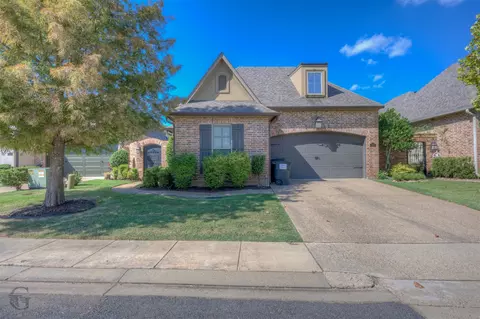129 Andrew Pl, Bossier City, LA 71111