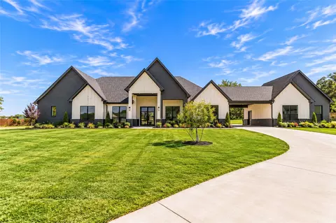 5833 Grey Wolf Ct, Fort Worth, TX 76140