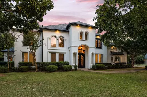5601 S Woodcreek Cir, Mckinney, TX 75071