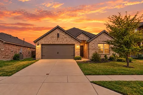 1817 Elderberry St, Royse City, TX 75189