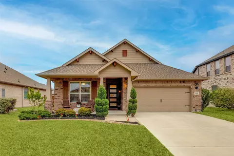 2800 Lakeside Dr, Aubrey, TX 76227