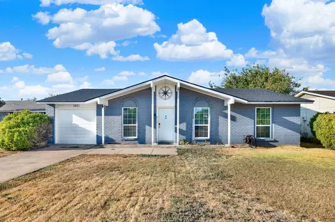 1821 Homestead Pl, Garland, TX 75044