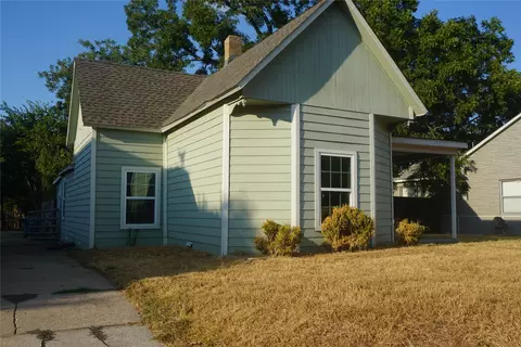 Exterior - 127 E Hull St, Denison, TX 75021 photo 2 of 3