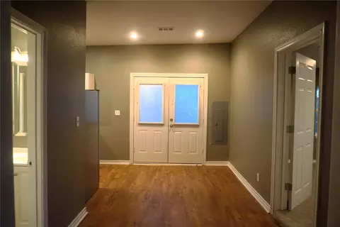 Entry Way - 127 E Hull St, Denison, TX 75021 photo 1 of 4