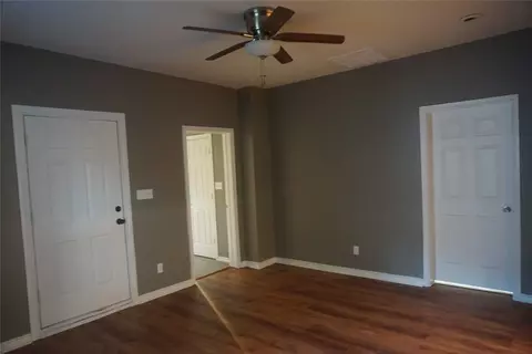 Living - 127 E Hull St, Denison, TX 75021 photo 1 of 3