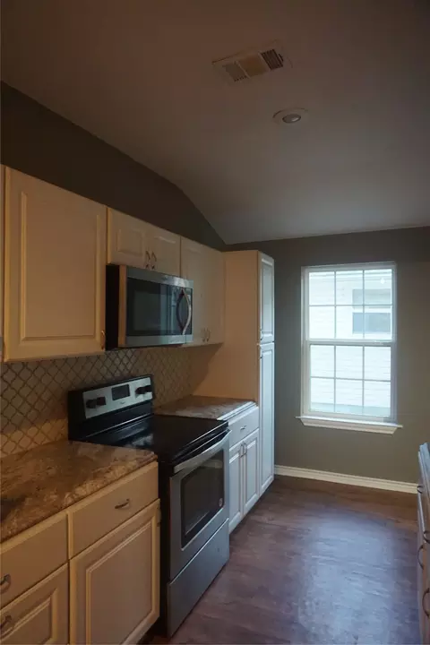 Kitchen - 127 E Hull St, Denison, TX 75021 photo 5 of 5