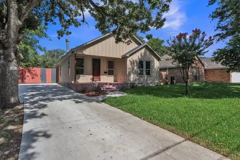 2740 Canton Dr, Fort Worth, TX 76112