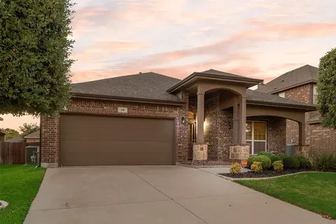 18 Auburn Dr, Edgecliff Village, TX 76134