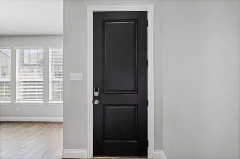 Entry Way - 905 Suma Dr, Euless, TX 76040 photo 2 of 5