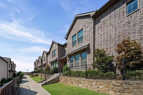 Exterior - 905 Suma Dr, Euless, TX 76040 photo 3 of 3