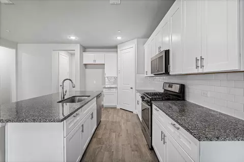 Kitchen - 905 Suma Dr, Euless, TX 76040 photo 1 of 2
