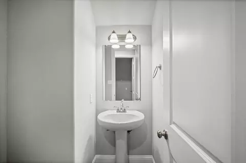 Entry Way - 905 Suma Dr, Euless, TX 76040 photo 3 of 5