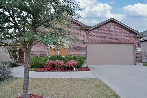 5921 Comanche Peak Dr, Fort Worth, TX 76179