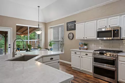 Kitchen - 3202 Harbor Pointe Dr, Rowlett, TX 75088 photo 3 of 3