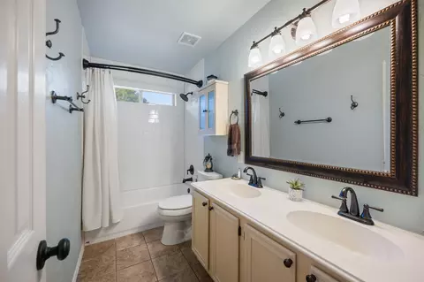 Bath - 3202 Harbor Pointe Dr, Rowlett, TX 75088 photo 4 of 5