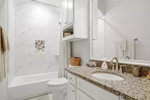 Bath - 952 Sam St, Springtown, TX 76082 photo 6 of 6