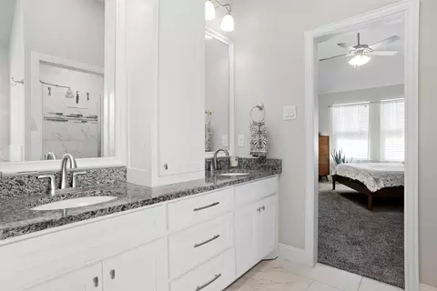 Bath - 952 Sam St, Springtown, TX 76082 photo 4 of 6