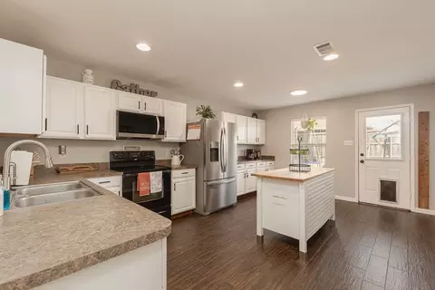 417 Azalea Dr, Rockwall, TX 75087