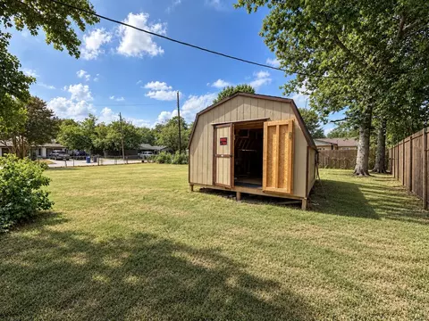 2921 Charles Dr, Garland, TX 75041