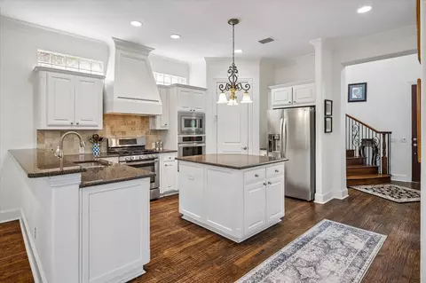 5936 Preston Gate Ct, Dallas, TX 75230