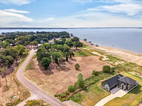 768 Sunset Ct, Mabank, TX 75143