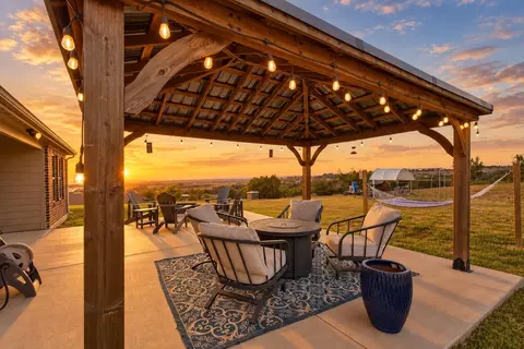 210 Timber Valley Ct, Weatherford, TX 76085