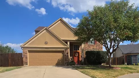 6808 Quail Meadow Dr, Watauga, TX 76148