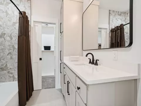 Bath - 117 Bald Eagle Ct, Graford, TX 76449 photo 5 of 5
