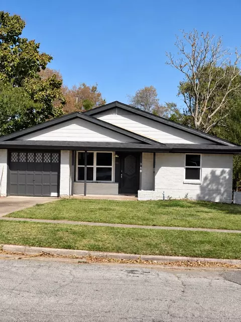 318 18th St, Grand Prairie, TX 75051