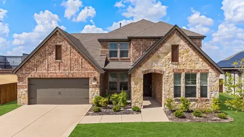 1751 Shumard St, Waxahachie, TX 75165