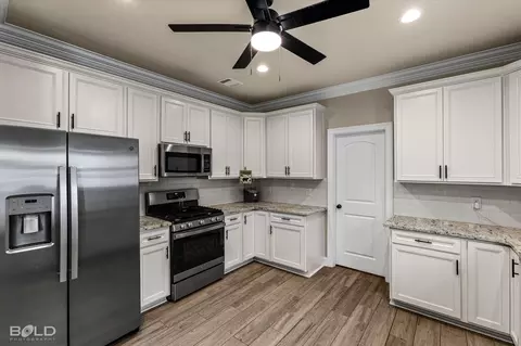 Kitchen - 124 Brimestone Loop, Benton, LA 71006 photo 4 of 7