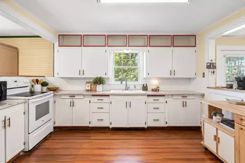 Kitchen - 708 E Pine St, Edgewood, TX 75117 photo 1 of 3