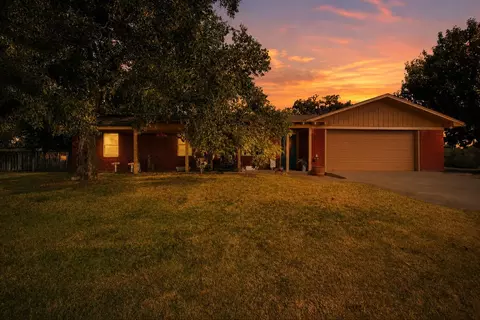 311 Dennis Rd, Lipan, TX 76462