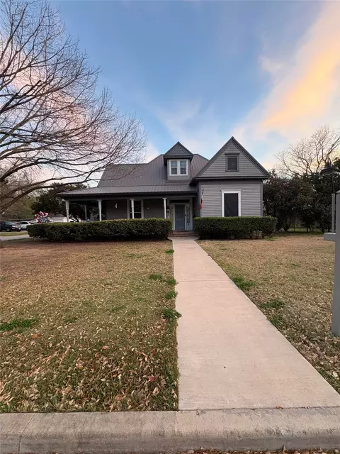 818 Elm St, Hillsboro, TX 76645