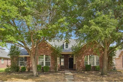 517 Azalea Dr, Glenn Heights, TX 75154