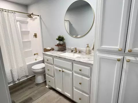 Bath - 725 E Main St, Denison, TX 75021 photo 1 of 2