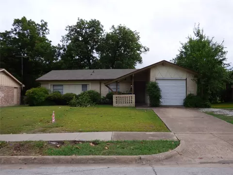 502 Moonlight Dr, Garland, TX 75040