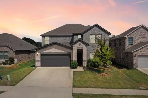 233 Luna Ln, Lake Dallas, TX 75065
