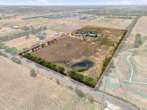 2141 Block Rd, Gunter, TX 75058