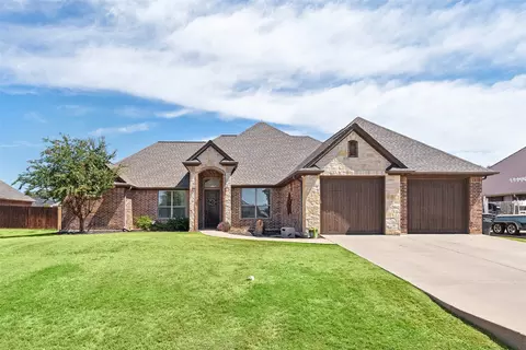 2825 Willow Ridge Cir, Granbury, TX 76049