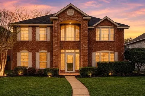 2829 Panorama Dr, Carrollton, TX 75007