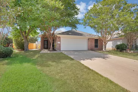 109 Goldeneye Ln, Fort Worth, TX 76120